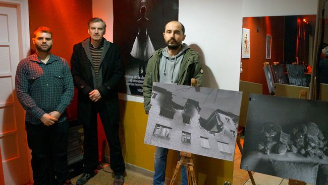 Фотовыставка про войну на Донбассе в Афинах Фотовыставка про войну на Донбассе в Афинах