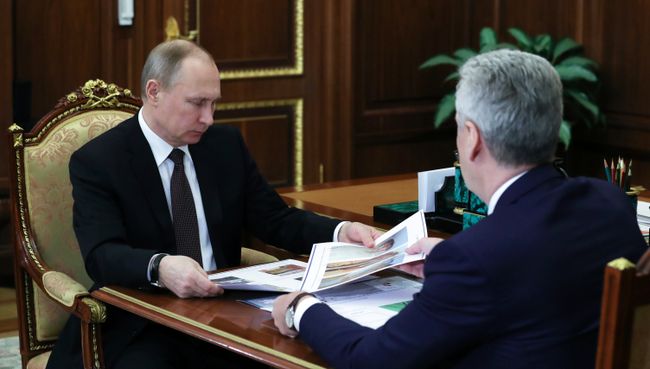 Президент РФ Владимир Путин и мэр Москвы Сергей Собянин. 21 февраля 2017 Президент РФ Владимир Путин и мэр Москвы Сергей Собянин. 21 февраля 2017