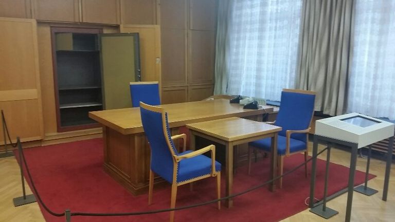 Кабинет бывшего главы МГБ ФРГ Мильке в музее Штази в Берлине Кабинет бывшего главы МГБ ФРГ Мильке в музее Штази в Берлине
