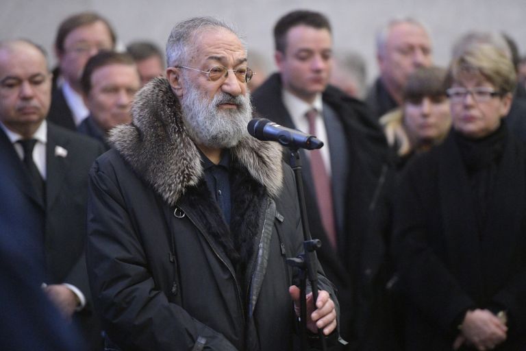 Первый вице-президент РГО Артур Чилингаров выступает на церемонии прощания с постоянным представителем РФ при ООН Виталием Чуркиным
