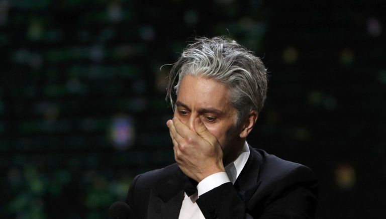 Актер Джеймс Тьерре реагирует на получение премии Сезар в Париже Актер Джеймс Тьерре реагирует на получение премии Сезар в Париже