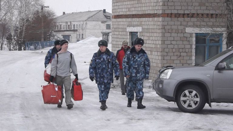 Освобожденный решением Верховного суда Дадин покинул колонию в Рубцовске