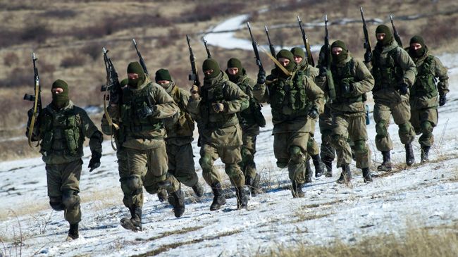 Военнослужащие отдельной бригады береговой обороны Черноморского флота на полигоне Ангарский в Крыму. Архивное фото Военнослужащие отдельной бригады береговой обороны Черноморского флота на полигоне Ангарский в Крыму. Архивное фото
