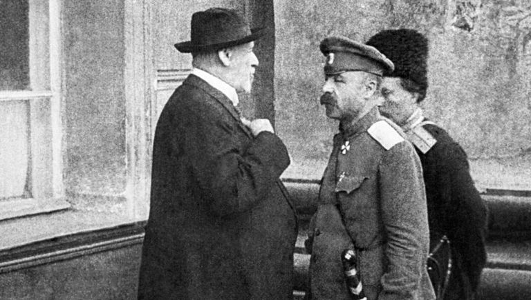 Председатель Государственной Думы Михаил Владимирович Родзянко, генерал Алексей Максимович Каледин и Атаман Терского казачьего войска, генерал-майор Михаил Александрович Караулов Председатель Государственной Думы Михаил Владимирович Родзянко, генерал Алексей Максимович Каледин и Атаман Терского казачьего войска, генерал-майор Михаил Александрович Караулов