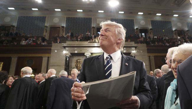 Дональд Трамп после выступления в Конгрессе США. 28 февраля 2017 года Дональд Трамп после выступления в Конгрессе США. 28 февраля 2017 года