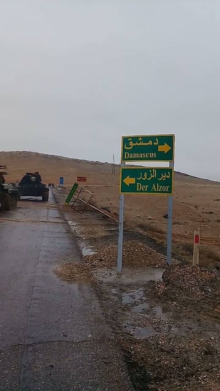 Сирийская армия на подступах к Палтмире близ цитадели, во время начала штурма окраины города