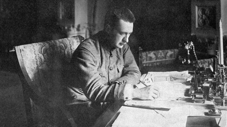 Министр-председатель Временного правительства Александр Керенский Министр-председатель Временного правительства Александр Керенский