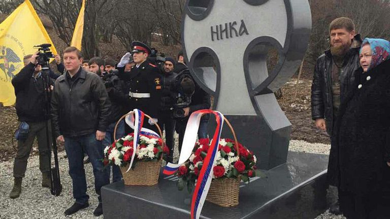 Рамзан Кадыров на открытии в Чечне Поклонного креста в честь десантников 6-й роты. 2 марта 2017 Рамзан Кадыров на открытии в Чечне Поклонного креста в честь десантников 6-й роты. 2 марта 2017