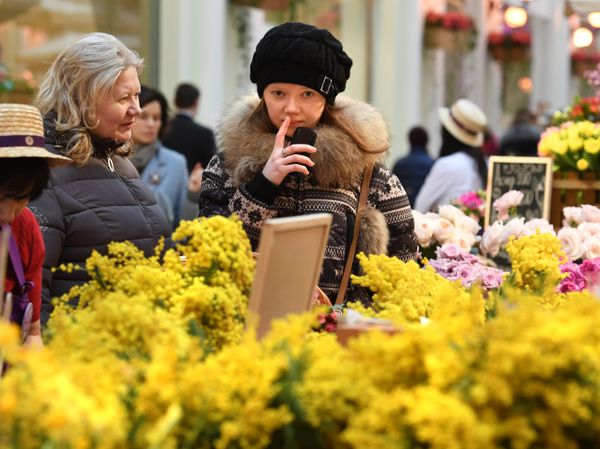 Весенний цветочный базар в Петровском Пассаже