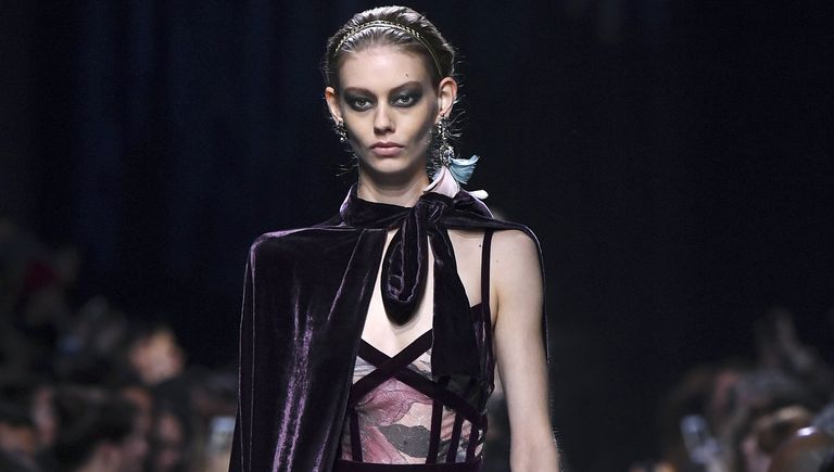 Показ Elie Saab в рамках Недели моды в Париже Показ Elie Saab в рамках Недели моды в Париже