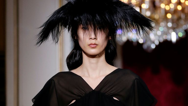 Показ Билла Гейтена для модного дома John Galliano в рамках Недели моды в Париже Показ Билла Гейтена для модного дома John Galliano в рамках Недели моды в Париже
