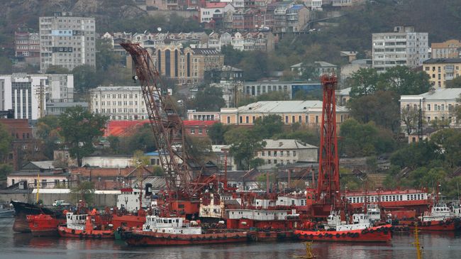 В доках судоремонтного предприятия ОАО Холдинговая компания Дальзавод