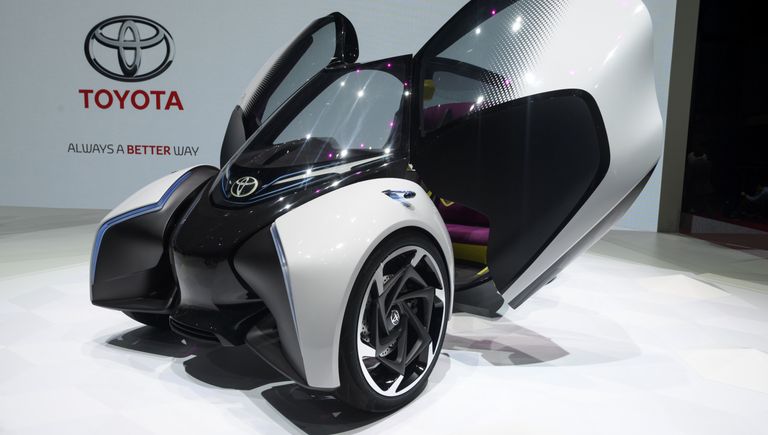 Автомобиль Toyota i-TRIL на Женевском международном автосалоне Автомобиль Toyota i-TRIL на Женевском международном автосалоне