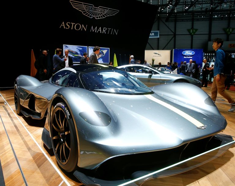 Автомобиль Aston Martin Valkyrie на Женевском международном автосалоне Автомобиль Aston Martin Valkyrie на Женевском международном автосалоне