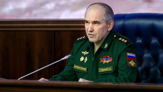 Начальник Главного оперативного управления Генштаба ВС РФ генерал-полковник Сергей Рудской во время брифинга в Москве. Архивное фото