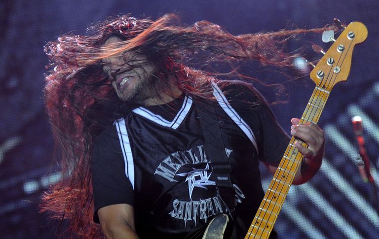 Бас-гитарист Metallica Роберт Трухильо на рок-фествале Sonisphere в Варшаве