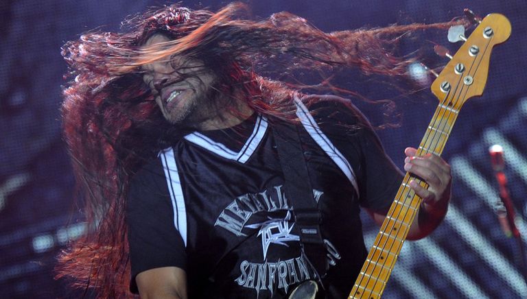 Бас-гитарист Metallica Роберт Трухильо на рок-фествале Sonisphere в Варшаве Бас-гитарист Metallica Роберт Трухильо на рок-фествале Sonisphere в Варшаве