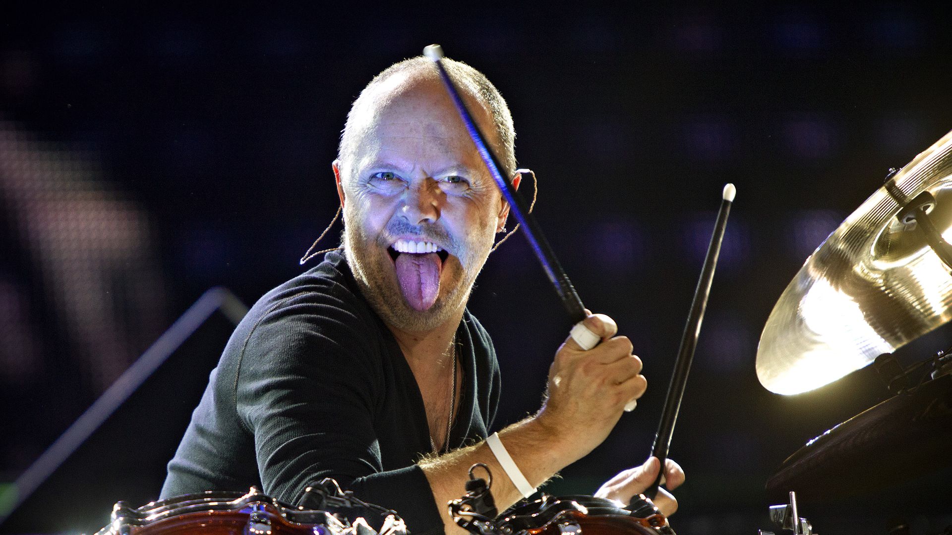 Барабанщик группы Metallica Ларс Ульрих выступает в бывшей государственной тюрьме в городе Хорсенс, Дания Барабанщик группы Metallica Ларс Ульрих выступает в бывшей государственной тюрьме в городе Хорсенс, Дания - РИА Новости, 1920, 03.08.2020