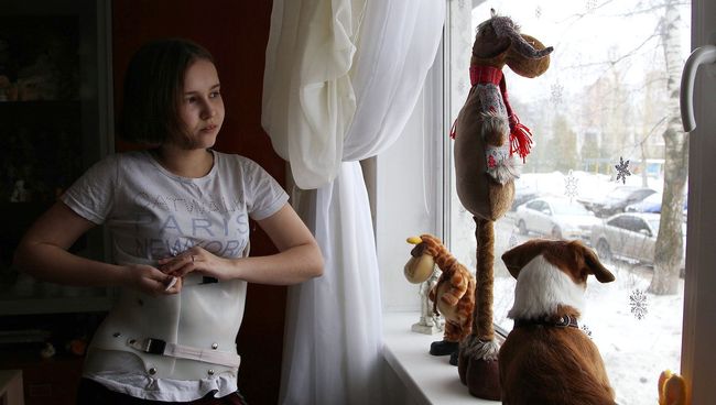 Девочка в доспехах. Кате Ометовой необходим ортопедический корсет Девочка в доспехах. Кате Ометовой необходим ортопедический корсет