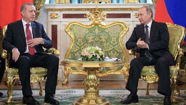 Президент РФ Владимир Путин и президент Турции Реджеп Тайип Эрдоган во время встречи перед началом шестого заседания Совета сотрудничества высшего уровня между РФ и Турцией Президент РФ Владимир Путин и президент Турции Реджеп Тайип Эрдоган во время встречи перед началом шестого заседания Совета сотрудничества высшего уровня между РФ и Турцией