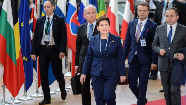 Премьер-министр Польши Беата Шидло перед началом официальной встречи глав государств и правительств стран Евросоюза в Брюсселе