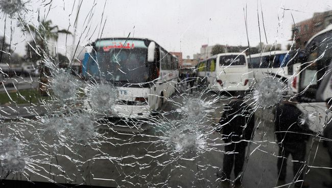 Последствия двух взрывов в районе Баб Мусалла в Дамаске близ кладбища Последствия двух взрывов в районе Баб Мусалла в Дамаске близ кладбища