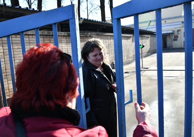 Помилованная президентом РФ О.Севастиди освобождена из Лефортово Помилованная президентом РФ О.Севастиди освобождена из Лефортово