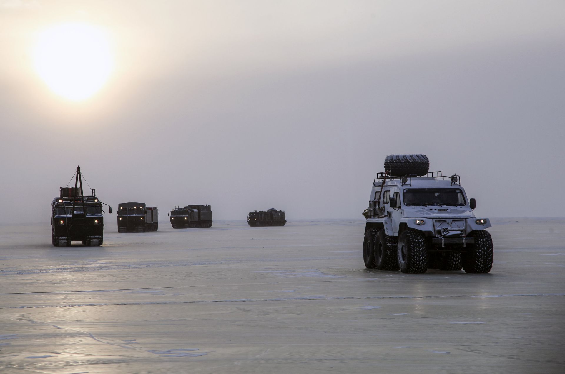 Испытания новых и перспективных образцов вооружения, военной и специальной техники в условиях Арктики Испытания новых и перспективных образцов вооружения, военной и специальной техники в условиях Арктики - РИА Новости, 1920, 13.04.2021
