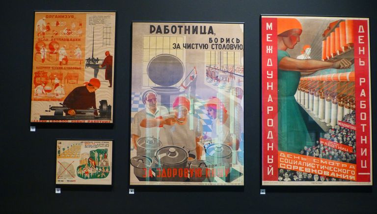 Плакаты женской тематики. СССР, 1920-е Плакаты женской тематики. СССР, 1920-е