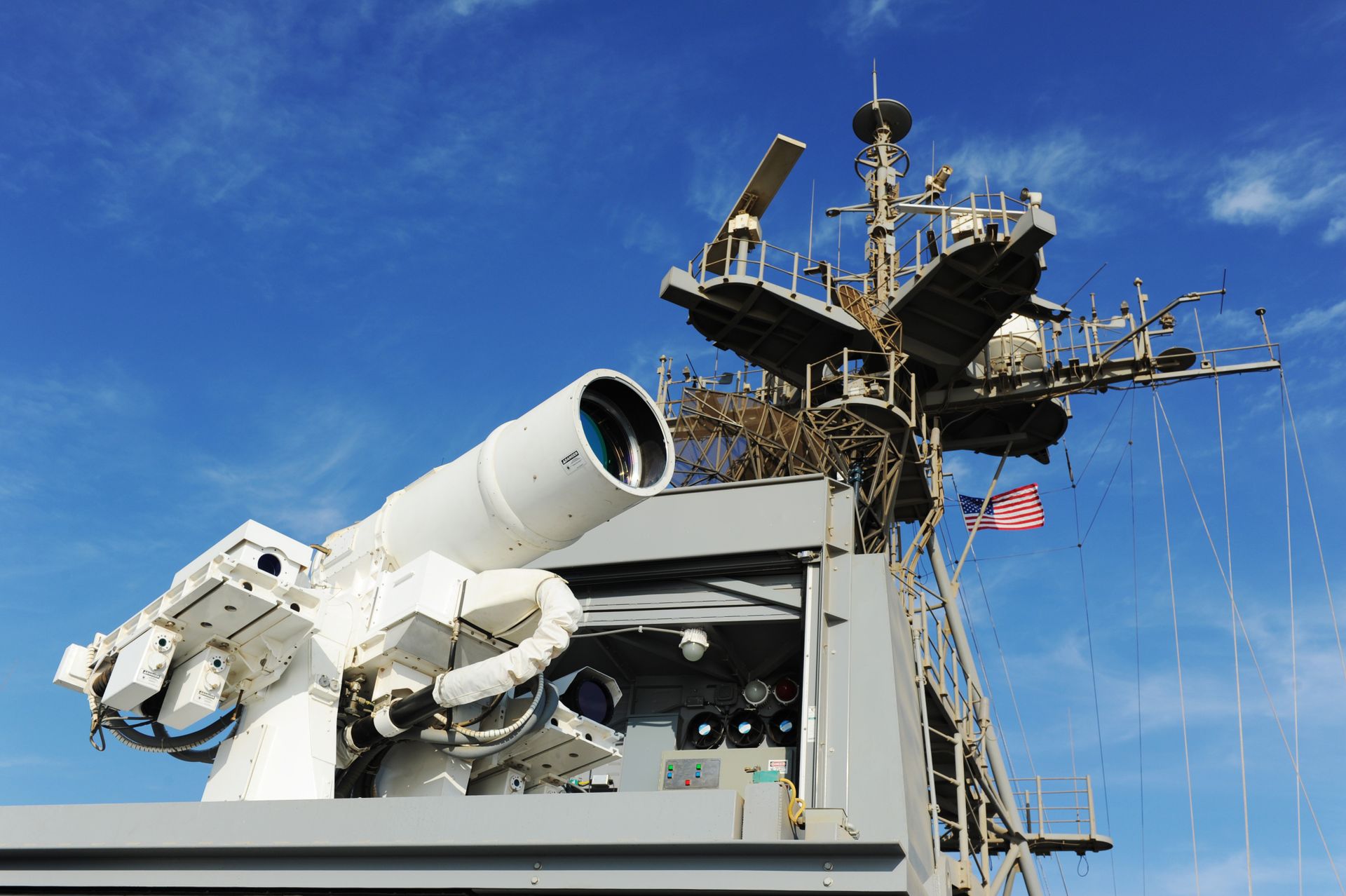 Лазерная пушка, установленная на борту корабля USS Ponce Лазерная пушка, установленная на борту корабля USS Ponce - РИА Новости, 1920, 20.03.2024