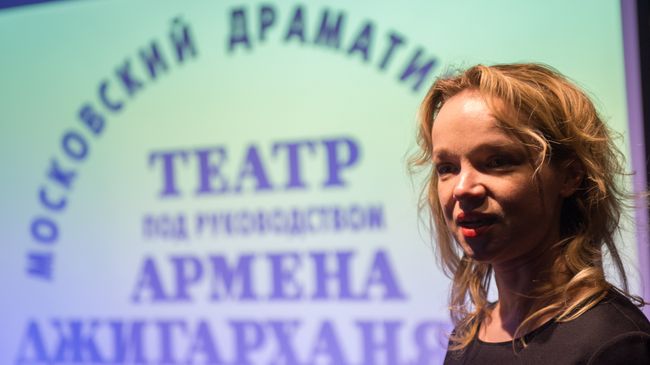 Директор драматического театра под руководством Армена Джигарханяна Виталина Цымбалюк – Романовская. Архивное фото Директор драматического театра под руководством Армена Джигарханяна Виталина Цымбалюк – Романовская. Архивное фото
