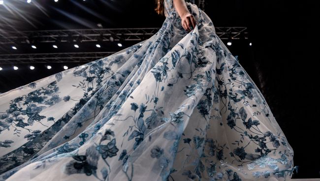 Модель на показе коллекции одежды бренда Speranza Couture дизайнера Надежды Юсуповой в рамках Mercedes-Benz Fashion Week Russia. Архивное фото Модель на показе коллекции одежды бренда Speranza Couture дизайнера Надежды Юсуповой в рамках Mercedes-Benz Fashion Week Russia. Архивное фото
