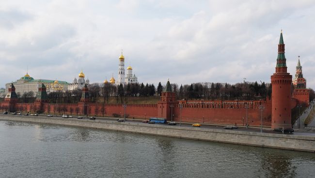 Московский Кремль и Кремлевская набережная. Архивное фото