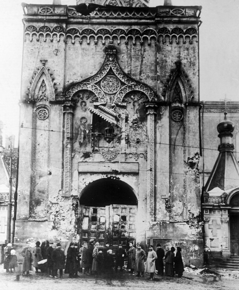 Никольские ворота Московского Кремля. 1917 год Никольские ворота Московского Кремля. 1917 год