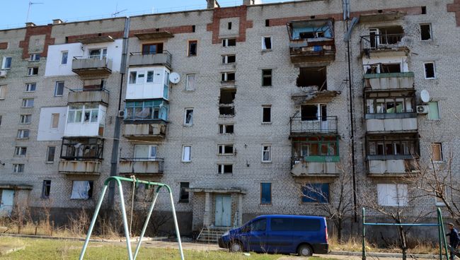 Последствия обстрела в Донецке Последствия обстрела в Донецке