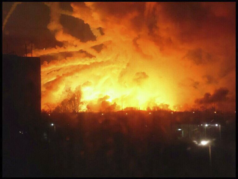 Пожар на складе боеприпасов в городе Балаклея Харьковской области Пожар на складе боеприпасов в городе Балаклея Харьковской области