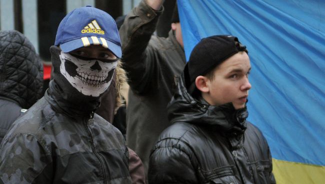 Участники антиправительственной акции националистической партии УНА-УНСО (запрещена в РФ). Архивное фото Участники антиправительственной акции националистической партии УНА-УНСО (запрещена в РФ). Архивное фото