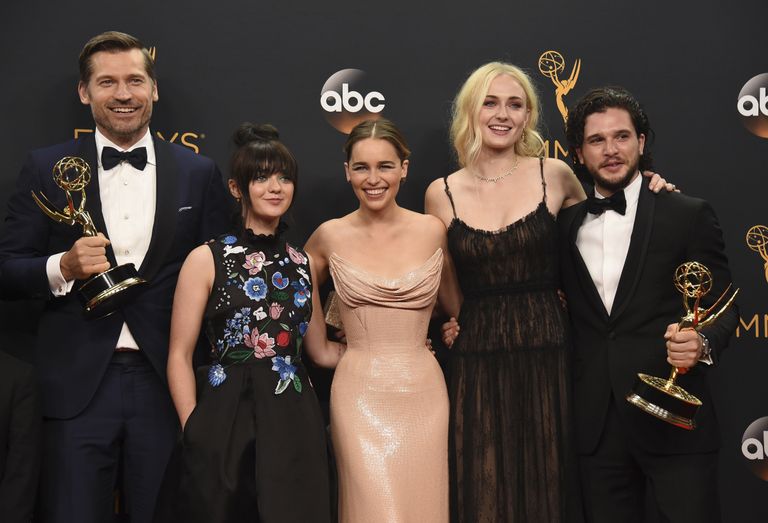 Актеры сериала Игра престолов на церемонии вручения премии Эмми в Лос-Анджелесе Актеры сериала Игра престолов на церемонии вручения премии Эмми в Лос-Анджелесе