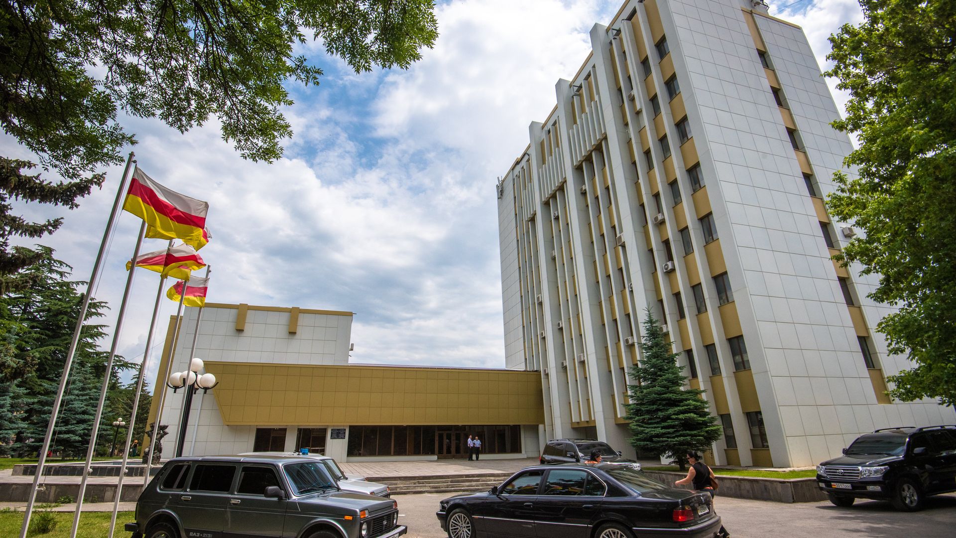 Здание администрация президента Республики Южная Осетия в Цхинвале Здание администрация президента Республики Южная Осетия в Цхинвале - РИА Новости, 1920, 09.04.2022