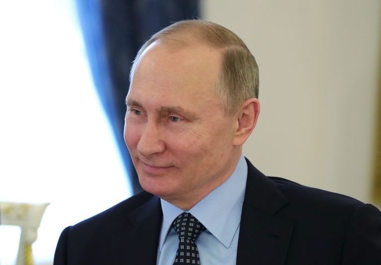 Президент РФ Владимир Путин во время встрече с лидером политической партии Франции Национальный фронт, кандидатом в президенты Франции Марин Ле Пен Президент РФ Владимир Путин во время встрече с лидером политической партии Франции Национальный фронт, кандидатом в президенты Франции Марин Ле Пен
