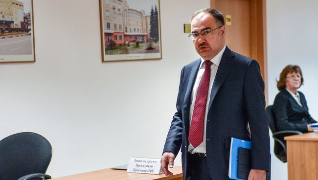 Председатель правления Пенсионного фонда РФ Антон Дроздов перед началом заседания правления Пенсионного фонда РФ. 28 марта 2017 Председатель правления Пенсионного фонда РФ Антон Дроздов перед началом заседания правления Пенсионного фонда РФ. 28 марта 2017