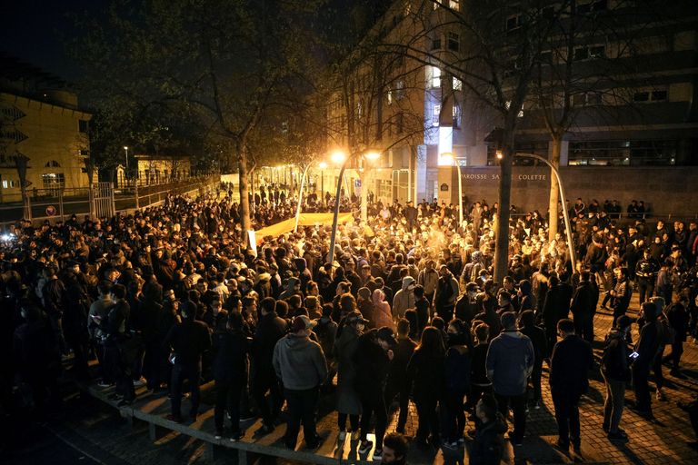 Акция протеста против убийства французскими полицейскими китайца в Париже Акция протеста против убийства французскими полицейскими китайца в Париже