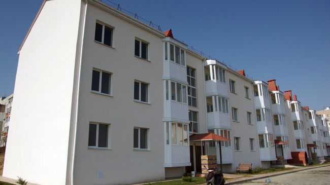 Новый дом в Крыму для переселенцев из зоны строительства Керченского моста Новый дом в Крыму для переселенцев из зоны строительства Керченского моста