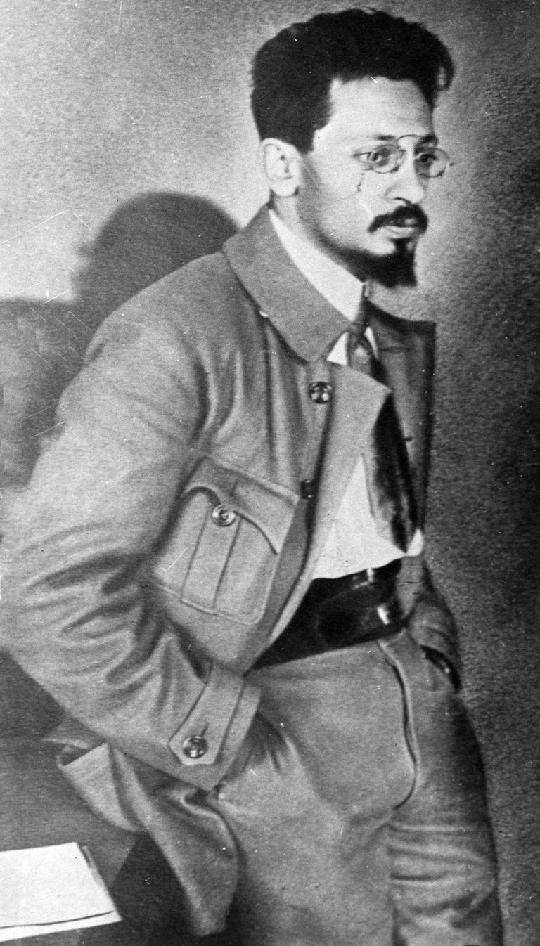 Яков Михайлович Свердлов (1885-1919), российский политический и государственный деятель, революционер, большевик Яков Михайлович Свердлов (1885-1919), российский политический и государственный деятель, революционер, большевик
