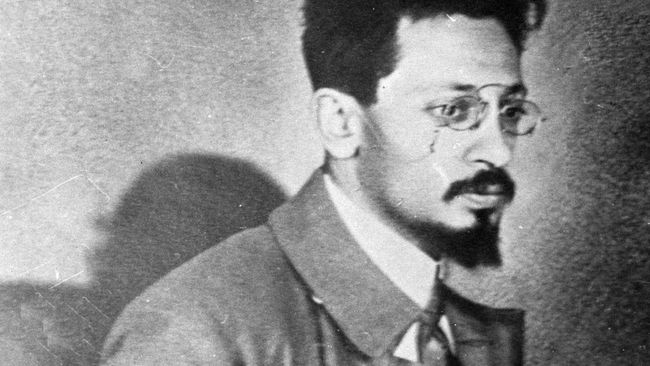 Яков Михайлович Свердлов (1885-1919), российский политический и государственный деятель, революционер, большевик. Архивное фото Яков Михайлович Свердлов (1885-1919), российский политический и государственный деятель, революционер, большевик. Архивное фото