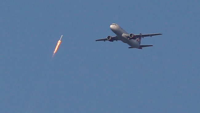 Ракета SpaceX Falcon 9 после старта. 30 марта 2017 Ракета SpaceX Falcon 9 после старта. 30 марта 2017