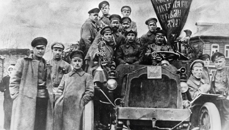 Солдаты - участники революционных событий в Москве Солдаты - участники революционных событий в Москве