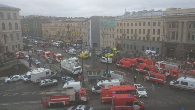 Скорые у метро Технологический институт, Санкт-Петербург