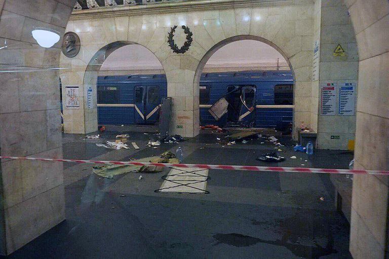 Последствия взрыва в петербургском метро. 3 апреля 2017 Последствия взрыва в петербургском метро. 3 апреля 2017
