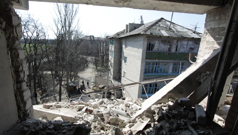 Жизнь в прифронтовом поселке Донецк-Северный в Донбассе Жизнь в прифронтовом поселке Донецк-Северный в Донбассе